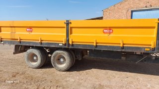 Tractor New Holland y Remolque Rigual