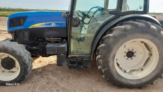 Tractor New Holland y Remolque Rigual