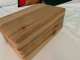 Caja de madera de pino para guardar cosas
