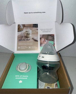 Caja regalo Tommee Tippee biberón y chupete