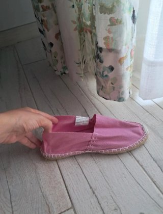 Alpargatas rosas sin marca