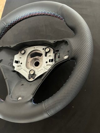 Volante BMW E90 E92 E87 E82 Pack M