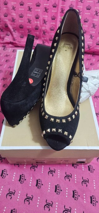 Zapatos de fiesta plateados con pedrería