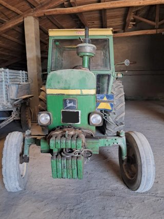Tractor John Deere 3135