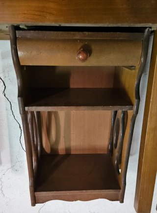 Revistero de madera