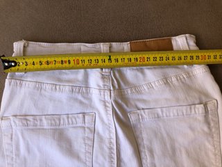 Pantalón Stradivarius 34 y Top Zara S