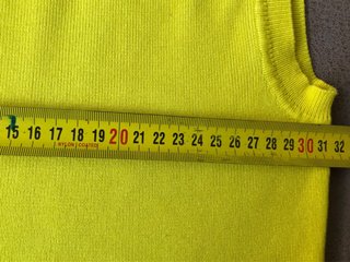 Pantalón Stradivarius 34 y Top Zara S