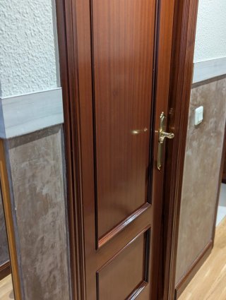 Puertas de madera y vidrio