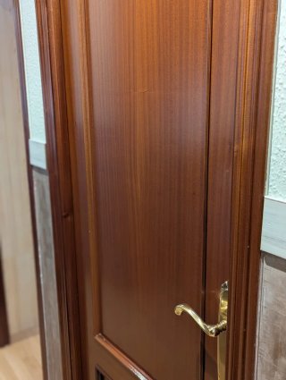 Puertas de madera y vidrio
