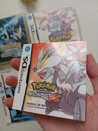 cajas y manuales originales pokémon blanca/negra 2