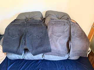 Pantalones cortos blancos y azules
