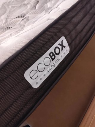 Dormitorio (colchon, mesitas, canapé y cabecero)