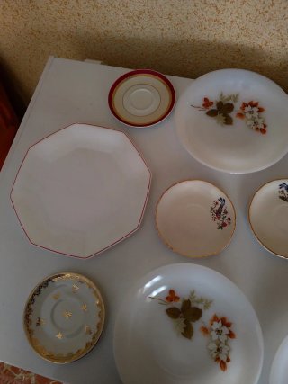 Set di piatti antichi