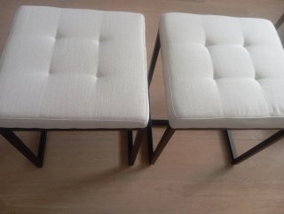 2 Taburetes Bajos Tela y Hierro Beige/Negro