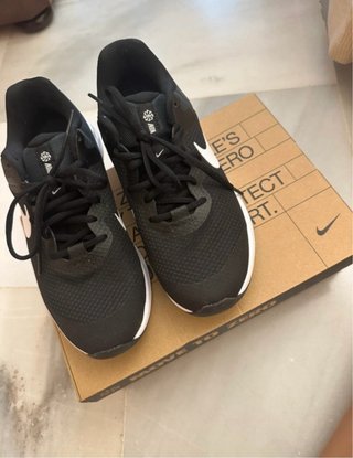 Nike Revolution 6 Negro/Blanco Nuevas