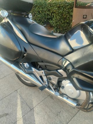 Moto Honda Deauville 700