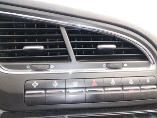 Peugeot 5008 2012