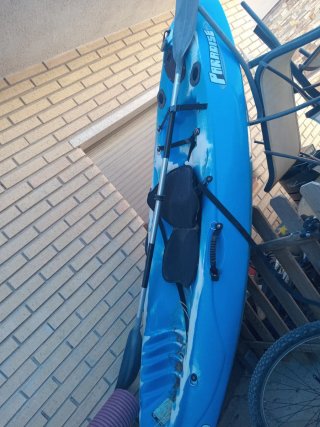 Kayak de pesca azul paradise solo sa usado 2 veces