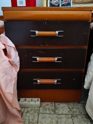 3 Camas con colchón y si se quiere, hay habitación