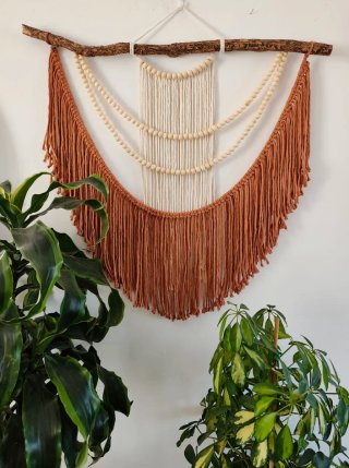 Tapiz Macramé 63x66cms con Cuentas de Madera