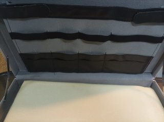 Maletín de aluminio con logos