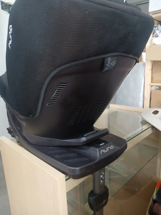 Silla de coche Nuna Rebl giratoria