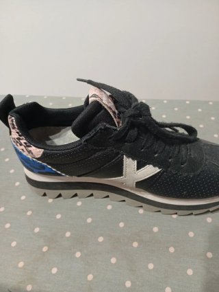 Zapatillas Munich Negras y Rosas