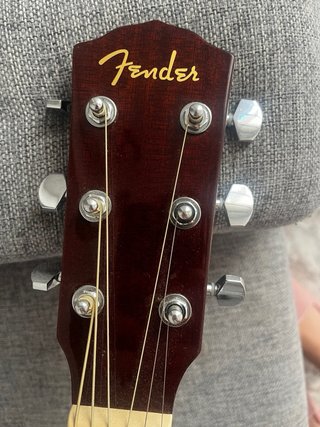 Guitarra Fender Electroacústica + correa sin funda