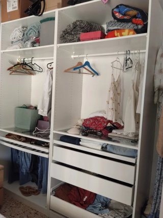 Armario vestidor modular blanco y beige