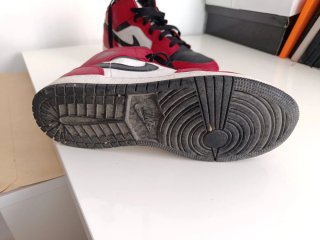Nike Jordan 1 Mid Rojo/Negro Talla 38