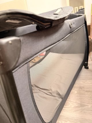 Cuna plegable como nueva