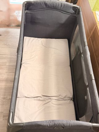 Cuna plegable como nueva