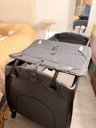 Cuna plegable como nueva
