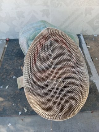 Casco de esgrima
