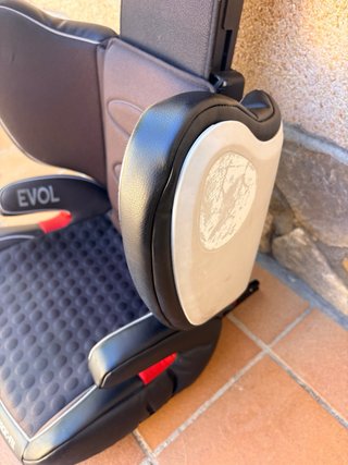 Silla coche bebé-niño . Marca  EVO MS