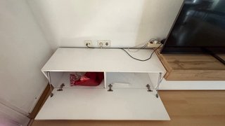 Mueble bajo TV blanco y madera