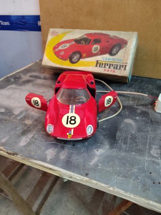 Coche de juguete Ferrari Paya
