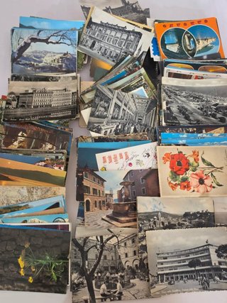 Lotto di 400 cartoline Italia secolo XX
