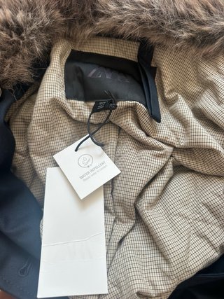 Cazadora Zara oversize con capucha y pelo