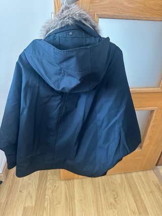 Cazadora Zara oversize con capucha y pelo