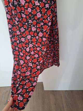 Vestido midi floral Bershka
