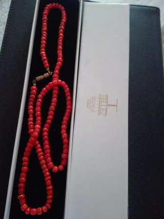 Collar antiguo  rojo