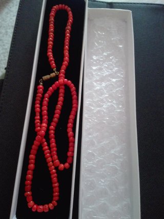 Collar antiguo  rojo