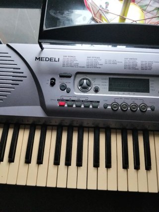 Teclado Medeli m10