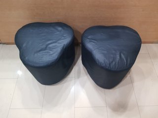 Coppia di pouf moderni con fodere regalo