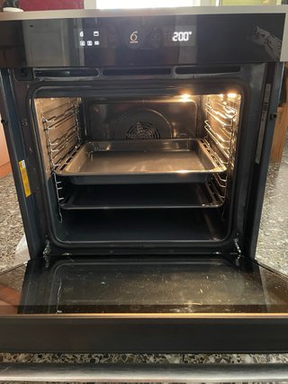 Horno multifunción Whirlpool Pirolítico 73L