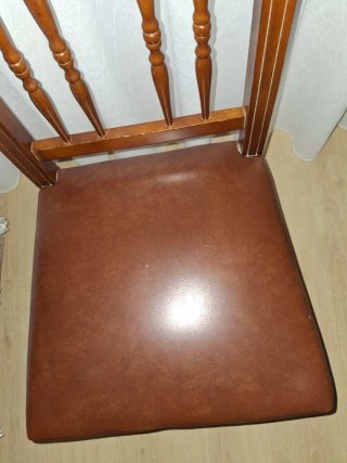Sillas de salón del madera y cuero