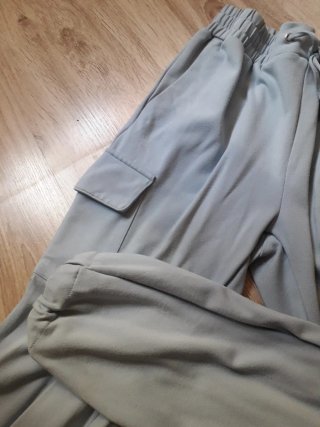 Pantalón cargo Amisu talla 36/S