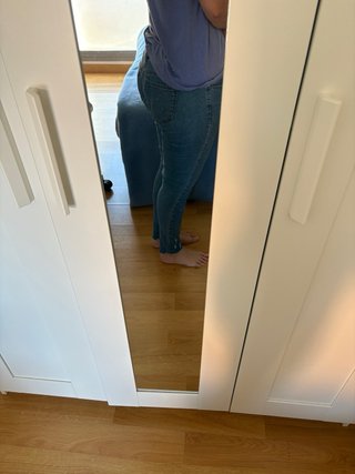 Pantalón vaquero pitillo (Leer descripción)