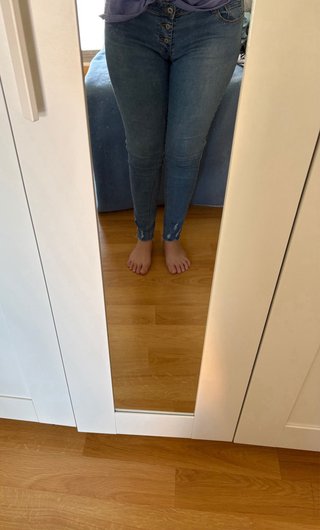 Pantalón vaquero pitillo (Leer descripción)